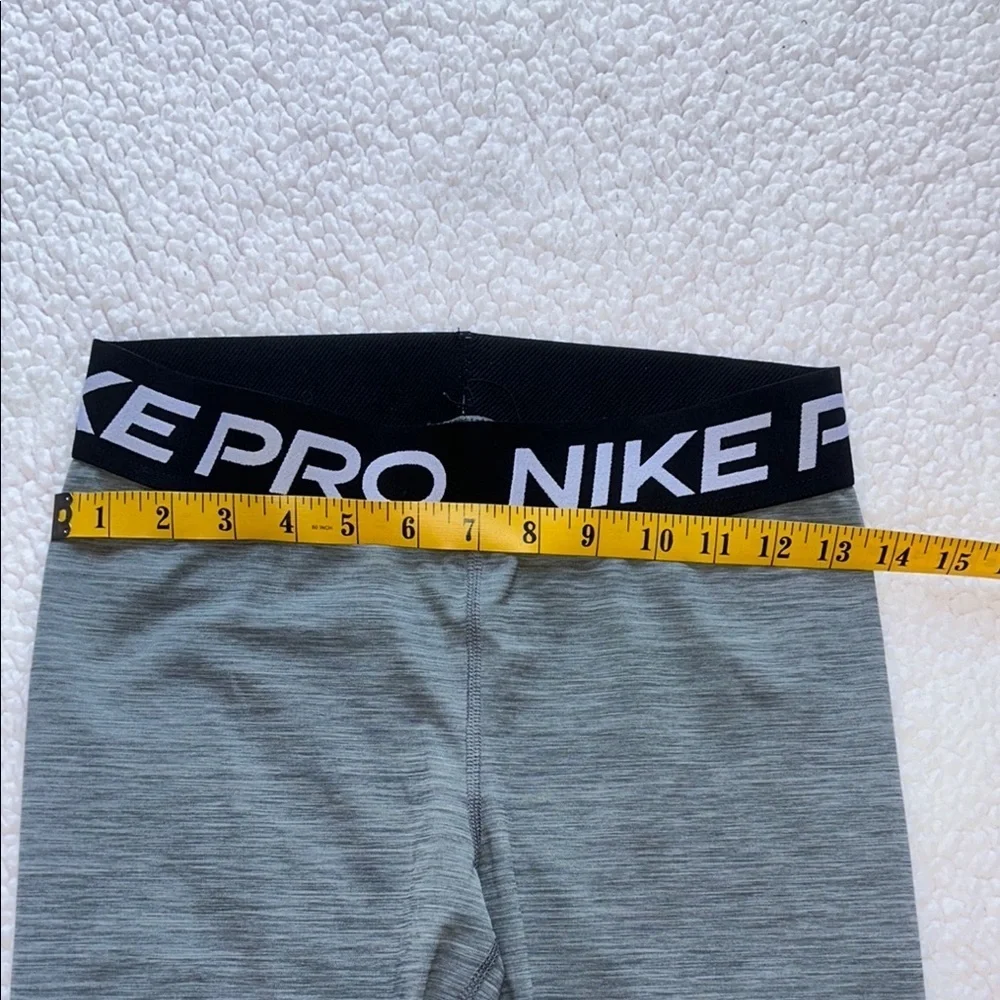 Nike Pro Gray Leggings for Ultimate Performance - Picture 2 of 10